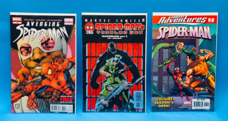 Photo 1 of 462391…3 Spider-Man comics in plastic sleeves 