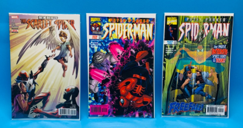 Photo 1 of 462392…3 Spider-Man  comics in plastic sleeves 