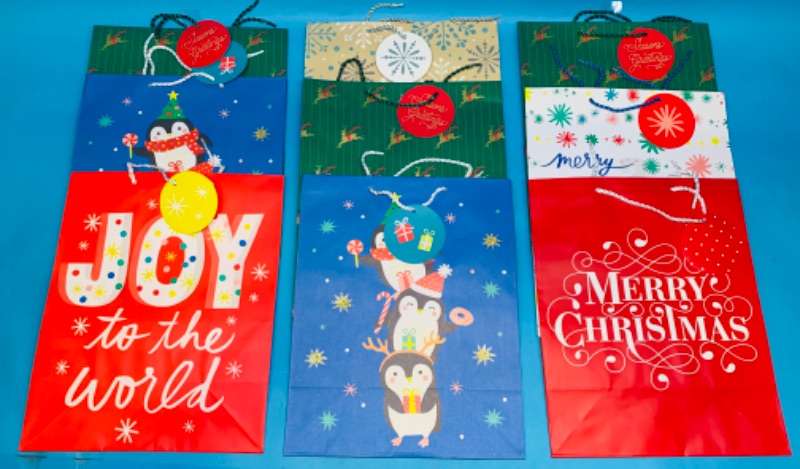 Photo 1 of 462414… 9 large Christmas gift bags 