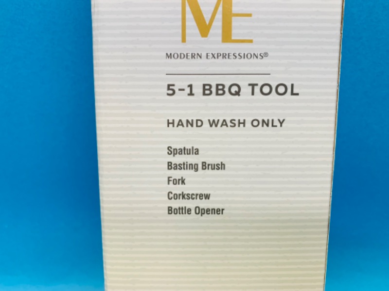 Photo 2 of 462431…5 in 1 BBQ tool