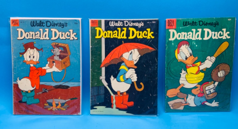 Photo 1 of 462461…condition issues- vintage $.10 Walt Disney comics in sleeves 