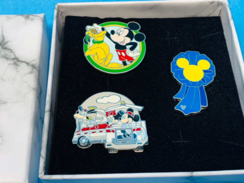Photo 2 of 462485…3 Disney pins in gift boxes 