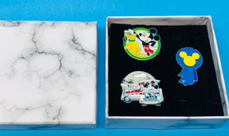 Photo 1 of 462485…3 Disney pins in gift boxes 