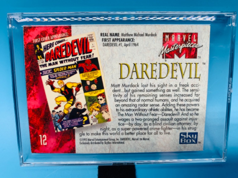 Photo 2 of 494466… Marvel masterpieces daredevil card 12 in hard plastic case