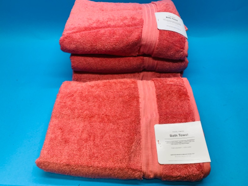 Photo 1 of 494484… 4 antimicrobial bath towels 30 x 54”