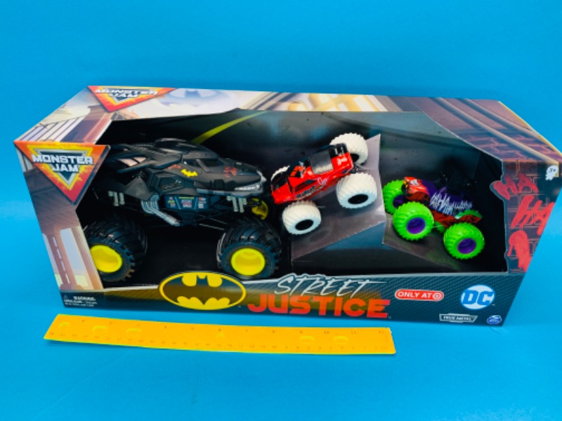 Photo 1 of 494500…  Monster Jam Batman street Justice trucks in original box