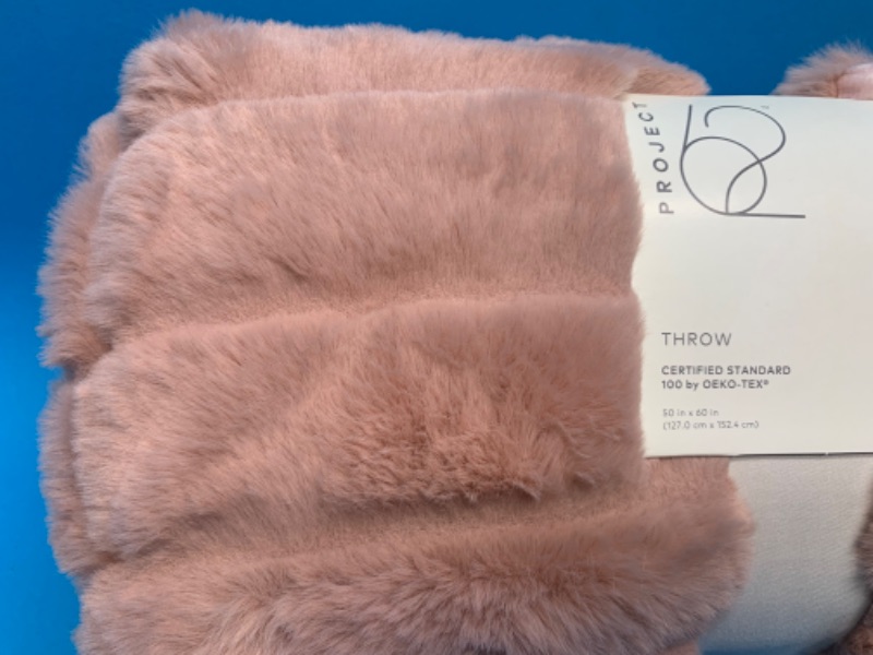 Photo 1 of 494919…50 x 60” super fluffy throw