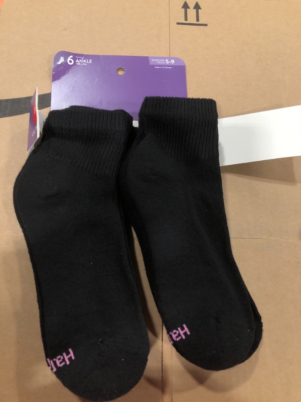 Photo 1 of Hanes Ultimate Women's 6-Pack Comfort Toe Seamed Ankle Socks
