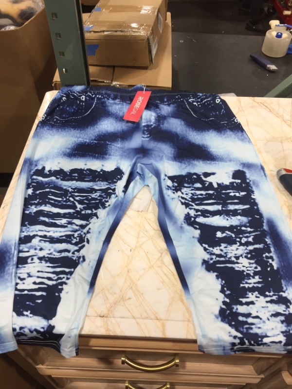 Photo 2 of Plus Size 3D Ripped Jean Print Capri Legging, Denim dark blue
1x
