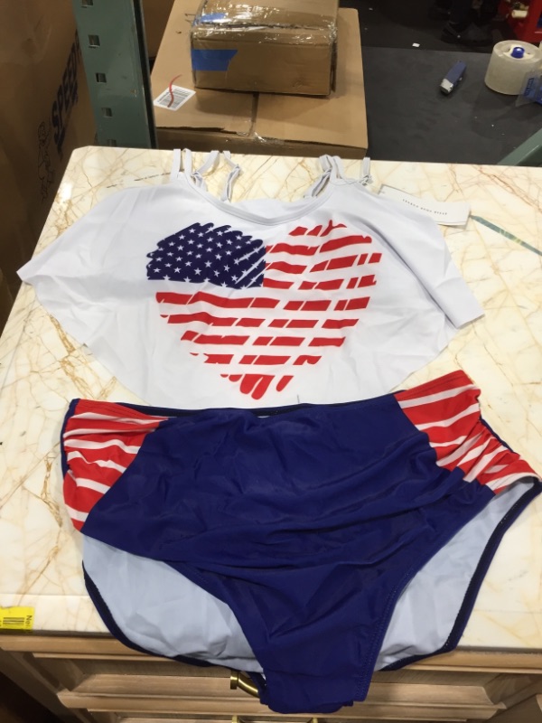 Photo 2 of 
Rosegal
Overlay Flounces Ruched Heart American Flag Plus Size Tankini Swimwear
SIZE 1X