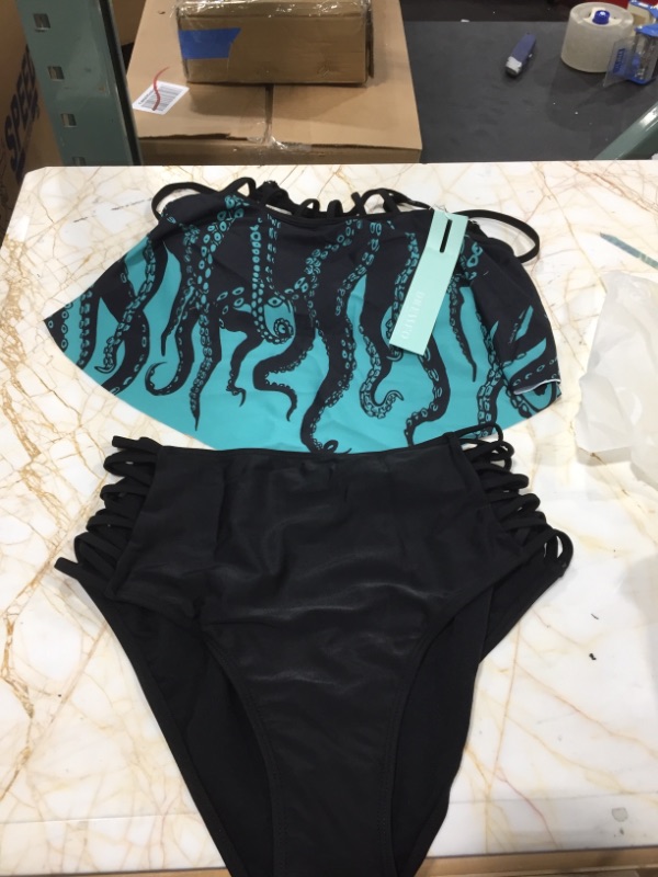 Photo 2 of DRESSEO OCTOPUS BIKINI
SIZE SMALL