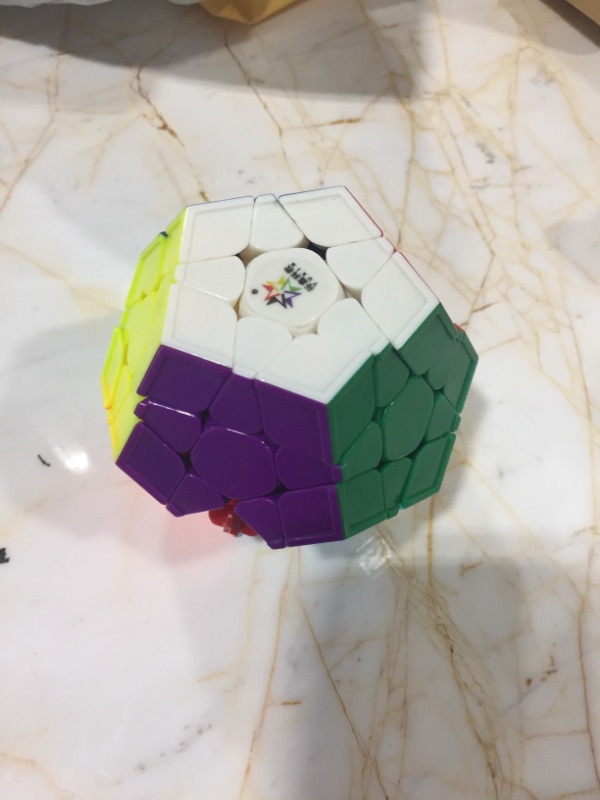 Photo 2 of Coogam Qiyi Megaminx Cube Sculpted Stickerless 3x3 Pentagonal Dodecahedron Speed Cube Puzzle Toy (Qiheng S Version)
