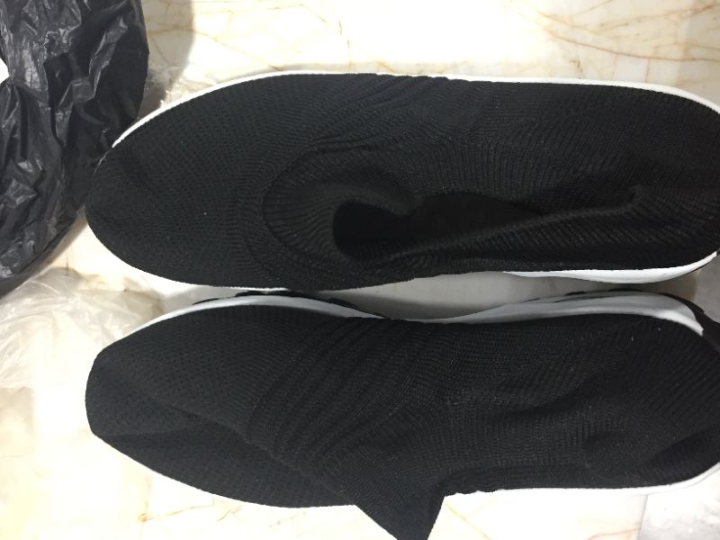 Photo 1 of BLACK AND WHITE WORKOUT SHOES
UNKNOWN SIZE