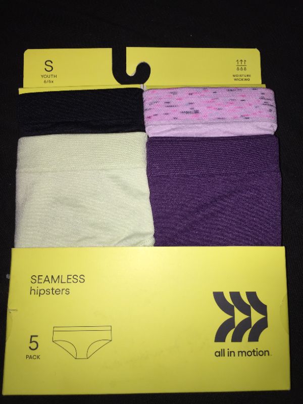 Photo 3 of 
Girls' 3pk Seamless Hipster - All in Motion™ 14/16