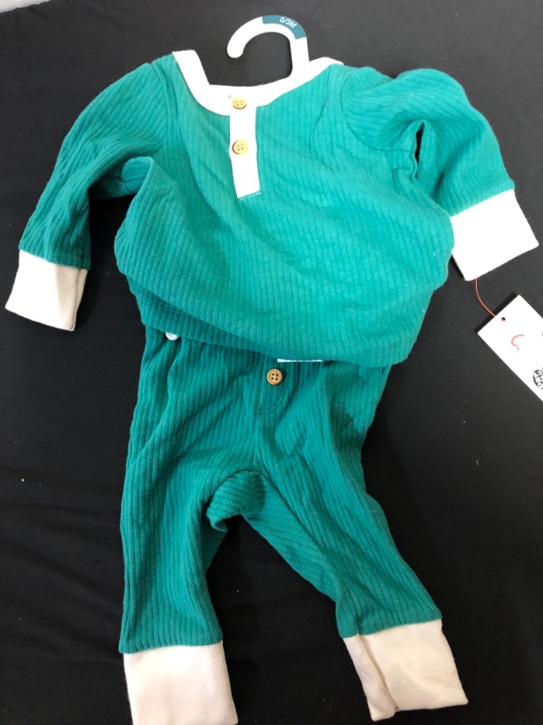 Photo 4 of Baby 2pc Henley Cozy Ribbed Top & Bottom Set - Cat & Jack™ Green

0/3 MONTH 