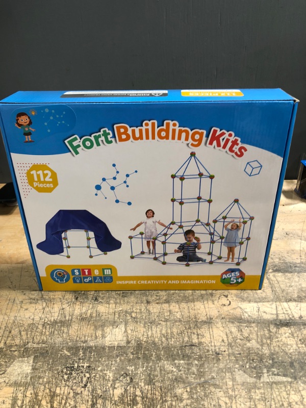 Photo 1 of 112 pieces Fort Building Kit, Ages:5+