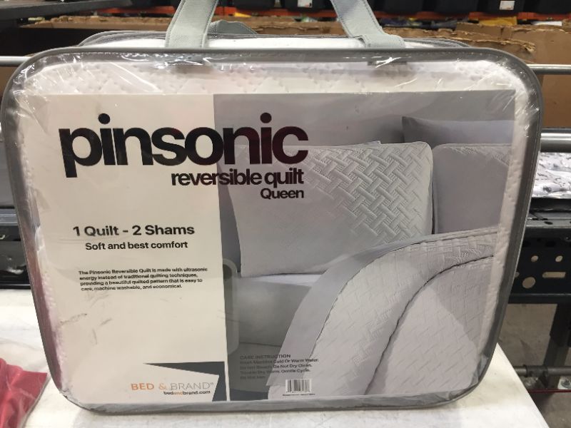 Photo 3 of PINSONIC REVERSIBLE QUEEN QUILT SOFT TOUCH GSM FABRIC NEW COLOR WHITE $52.96