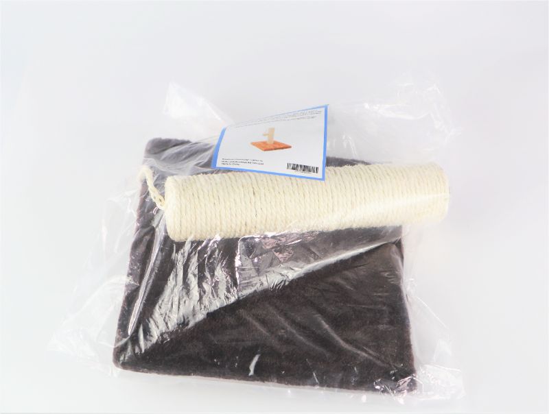 Photo 1 of KITTY SCRATCH TREE DURABLE SISAL ROPE AND SOFT CARPET FOR CLAWING NEEDS NEW $39.99