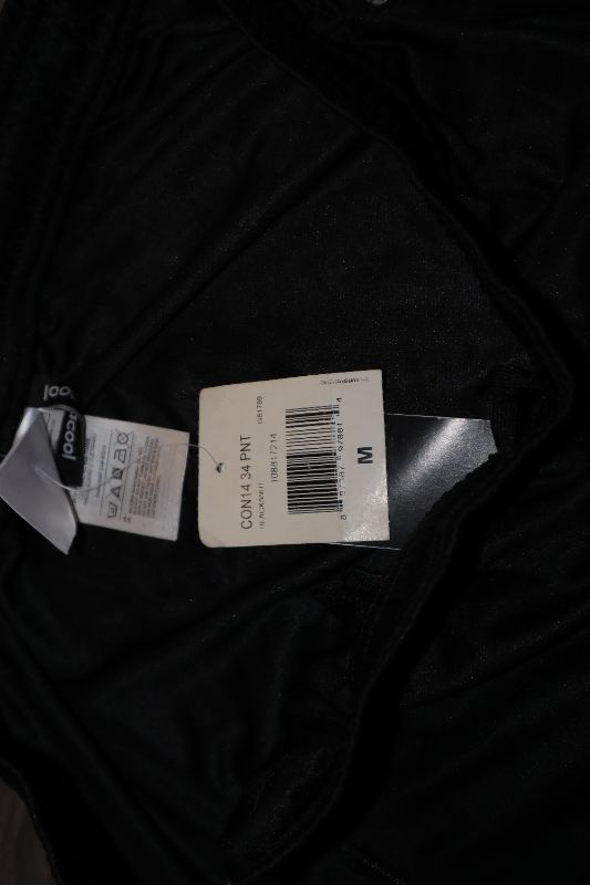 Photo 3 of ADIDAS SHORTS SIZE MEDIUM UNIEX NEW $19.99