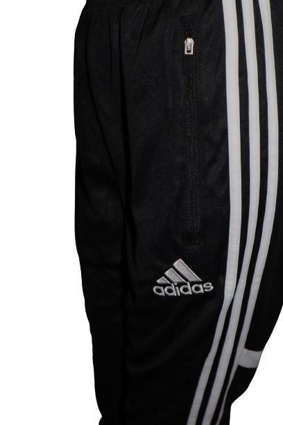 Photo 2 of ADIDAS SHORTS SIZE MEDIUM UNIEX NEW $19.99