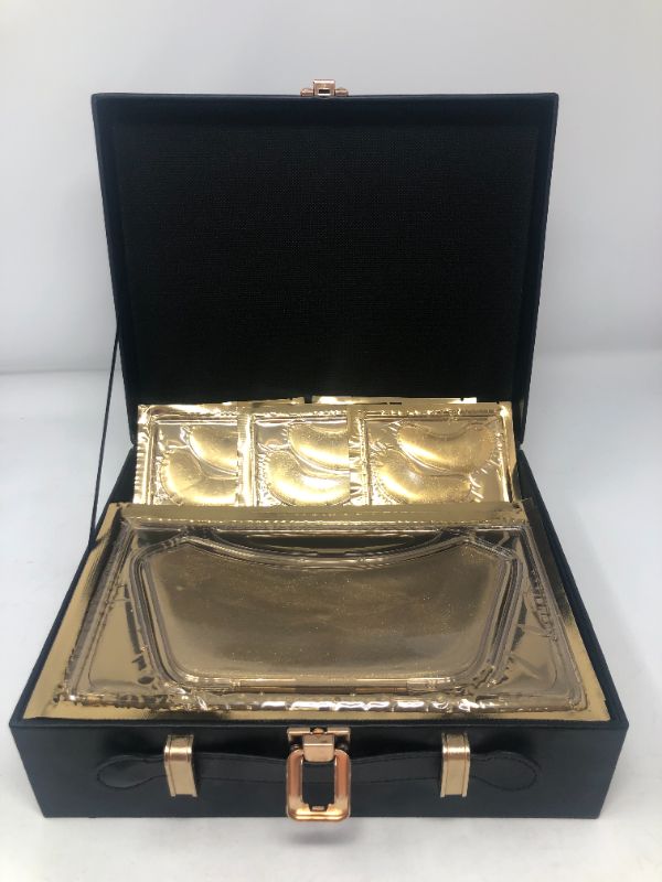 Photo 1 of 24K NECK AND EYE MASK SUITCASE WILL ACTIVATE THE BASAL CELLS OF THE SKIN INCREASING THE ELASTICITY OF THE SKIN REDUCING CROWS FEET FINE LINES BLEMISHES DARK CIRCLES 12 NECK MASKS AND 6  EYE MASKS NEW IN BOX $5000