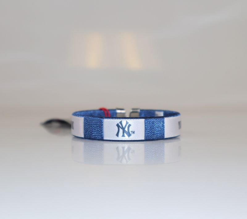 Photo 1 of NEW YORK YANKEES WOMENS BRACELET NEW $7.99  