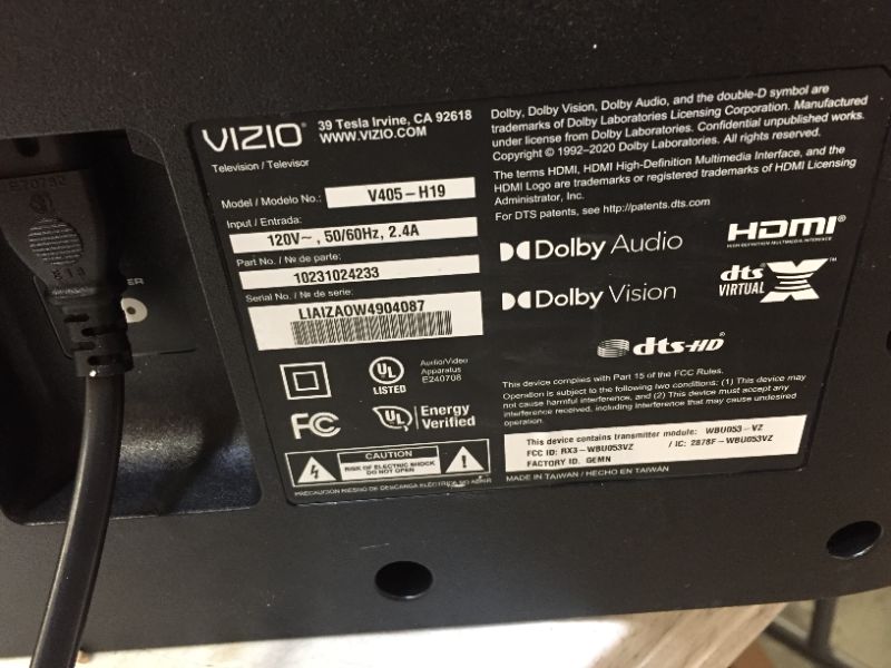 Photo 6 of VIZIO 40" Class 4K UHD LED Smartcast Smart TV HDR V-Series V405-H
