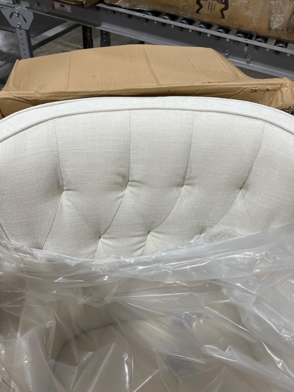 Photo 3 of )Accent chair (cream)