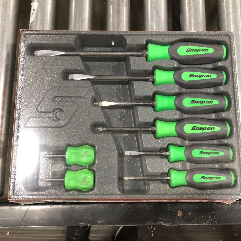 Photo 2 of 8 pc Instinct® Hard Grip Combination Screwdriver Set (Green)