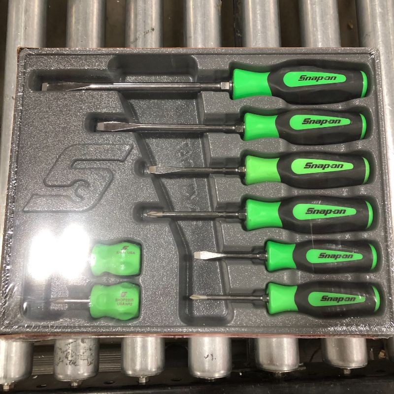 Photo 2 of 8 pc Instinct® Hard Grip Combination Screwdriver Set (Green)