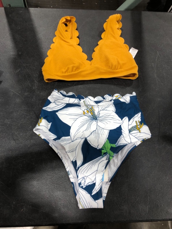 Photo 2 of CUPSHE Yellow And Floral V-Neck Scalloped Bikini (S)
