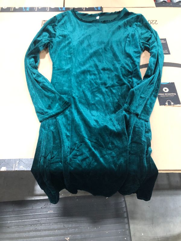 Photo 1 of 1 Women's Flannel, Size XLarge 
1 Green Velvet Dress, Size XLarge  