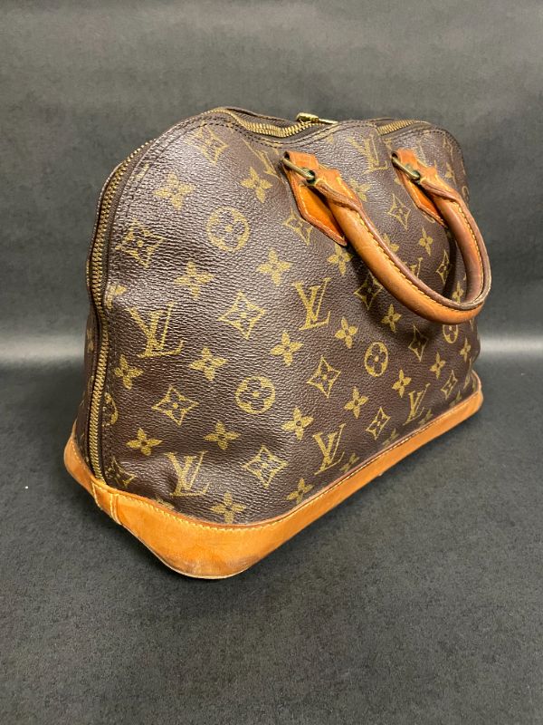 Photo 4 of ALMA BAG - PURCHASED AT LOUIS VUITTON IN NEIMAN MARCUS LAS VEGAS 2008 - REGISTRATION #VI1923 - DUST COVER INCLUDED	