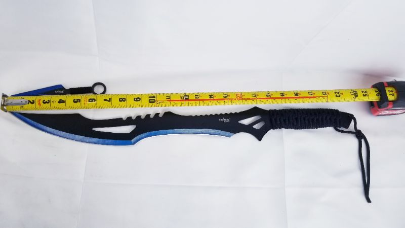 Photo 3 of TATICAL RAZOR SWORD WITH 3 THROWING KNIVES NEW