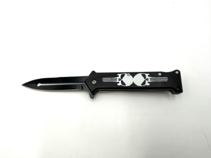 Photo 1 of BLACK SKULL DESIGN POCKET KNIFE NEW