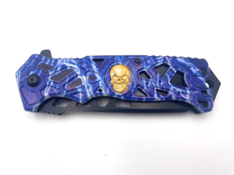 Photo 1 of LIGHTNING BLUE PRINT WITH SKULL HEAD POCKET KNIFE NEW 