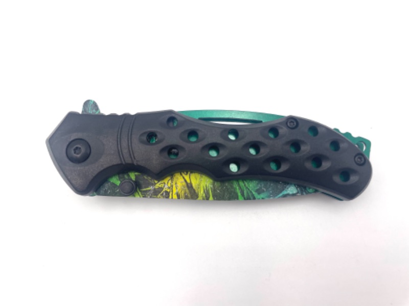 Photo 1 of BLACK HANDLE WITH GREEN BLUE SNAKE BLADE POCKET KNIFE NEW 