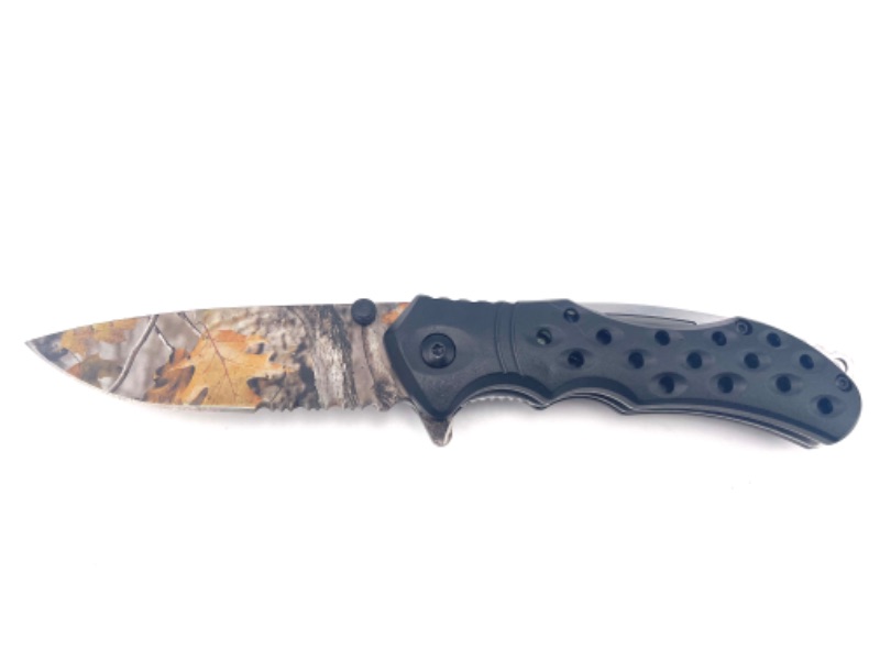 Photo 2 of BLACK POCKET KNIFE WITH CAMO PRINT BLADE NEW 