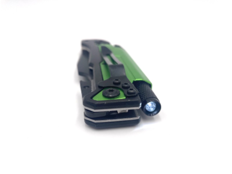 Photo 3 of BLACK GREEN SEATBELT CUTTER FLASHLIGHT POCKET KNIFE NEW 