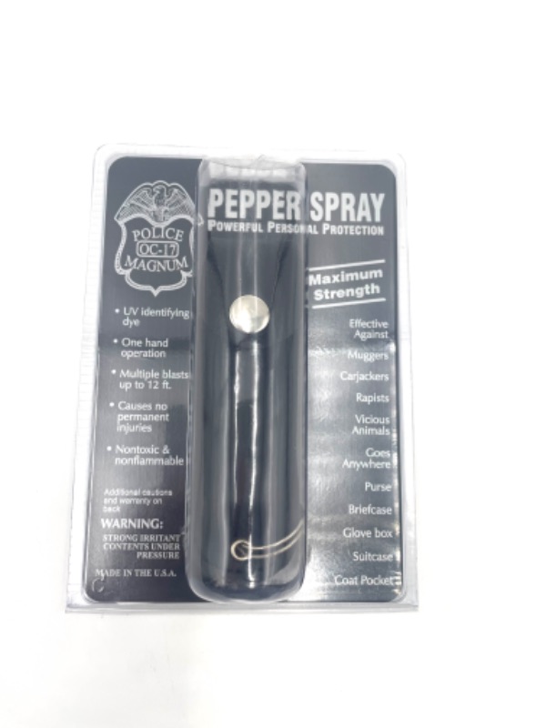 Photo 1 of POLICE GRADE OC-17 MAGNUM MAXIMUM STRENGTH PEPPER SPRAY BLACK WITH CASE NEW  