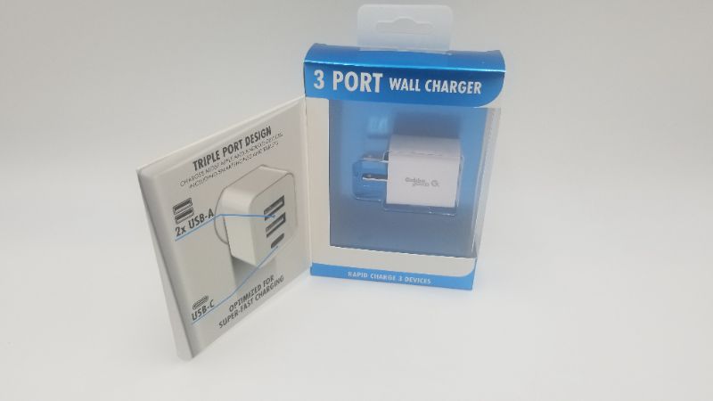 Photo 2 of 3 Port wall charger 2 USB and 1 Type C 15Watt 
