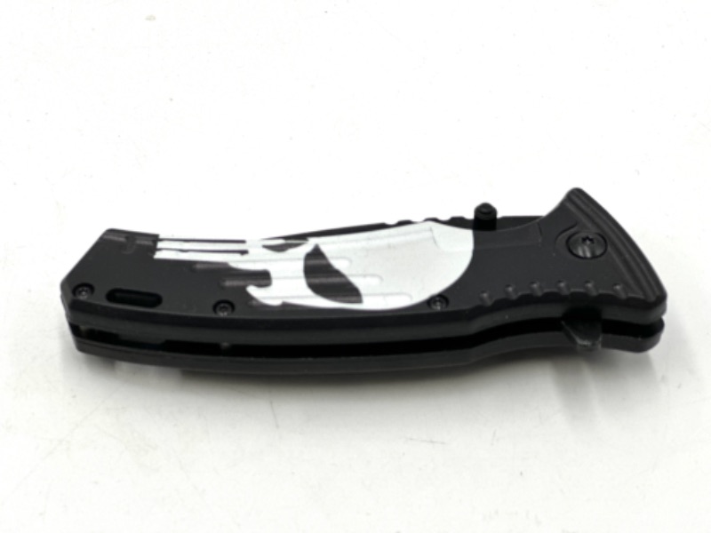 Photo 2 of BLACK SKULL SKELETON POCKET KNIFE NEW