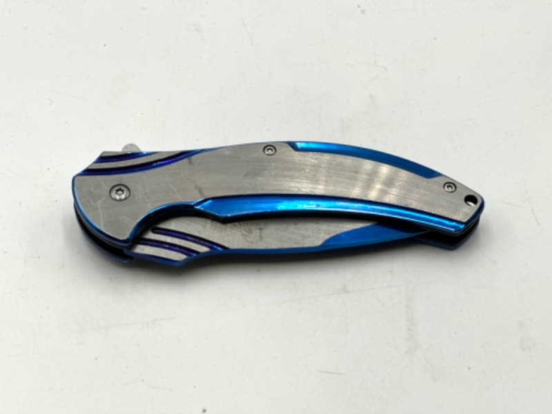 Photo 2 of BLUE SILVER DESIGN FALCON POCKET KNIFE NEW