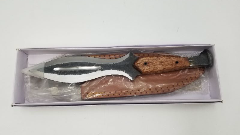 Photo 3 of DAMASCUS 13 INCH FORGED LEAF HUNTER KNIFE WITH CASE NEW