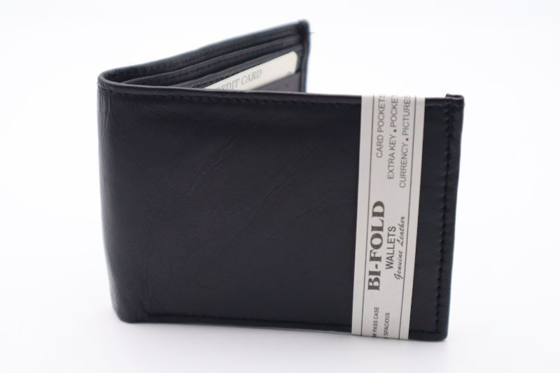 Photo 1 of BIFOLD WALLET 6 CARD SLOTS AND 2 SLOTS FOR BILLS NEW 
