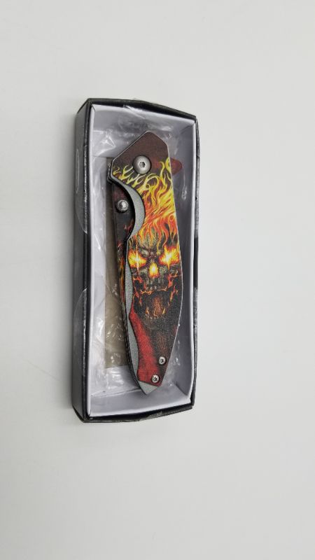 Photo 3 of 4.5 Inch Flame Skull  Pocket Knife New