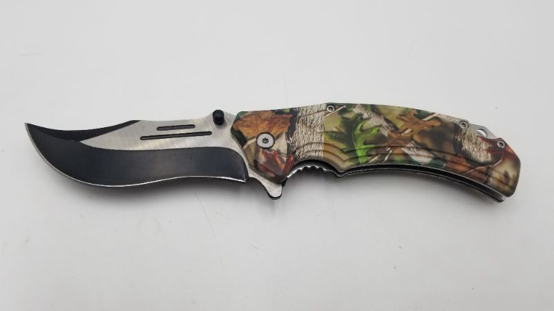 Photo 1 of Leaf Camo Pocket Knife new 