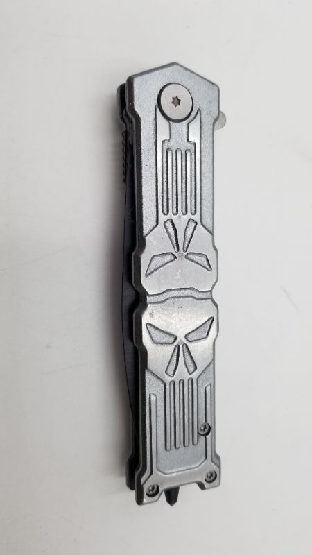 Photo 2 of FALCON 3.25 INCH BLADE SKULL DESIGN AND WINDOW BREAKER POCKET KNIFE NEW