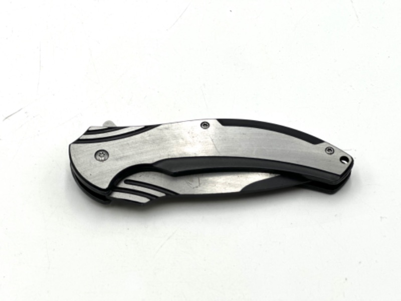 Photo 2 of BLACK AND SILVER FALCON POCKET KNIFE NEW