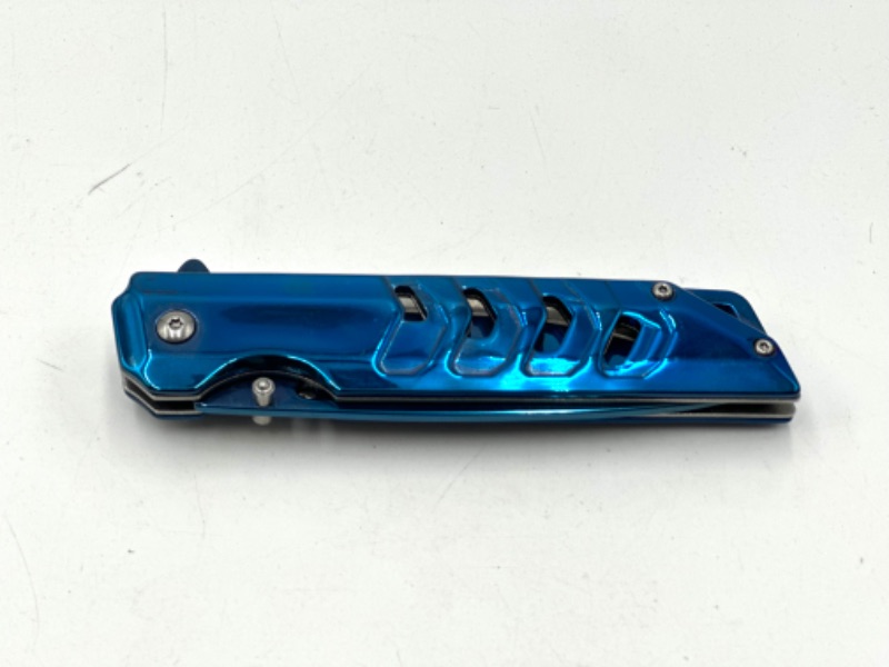 Photo 2 of BLUE DESIGN FALCON POCKET KNIFE NEW